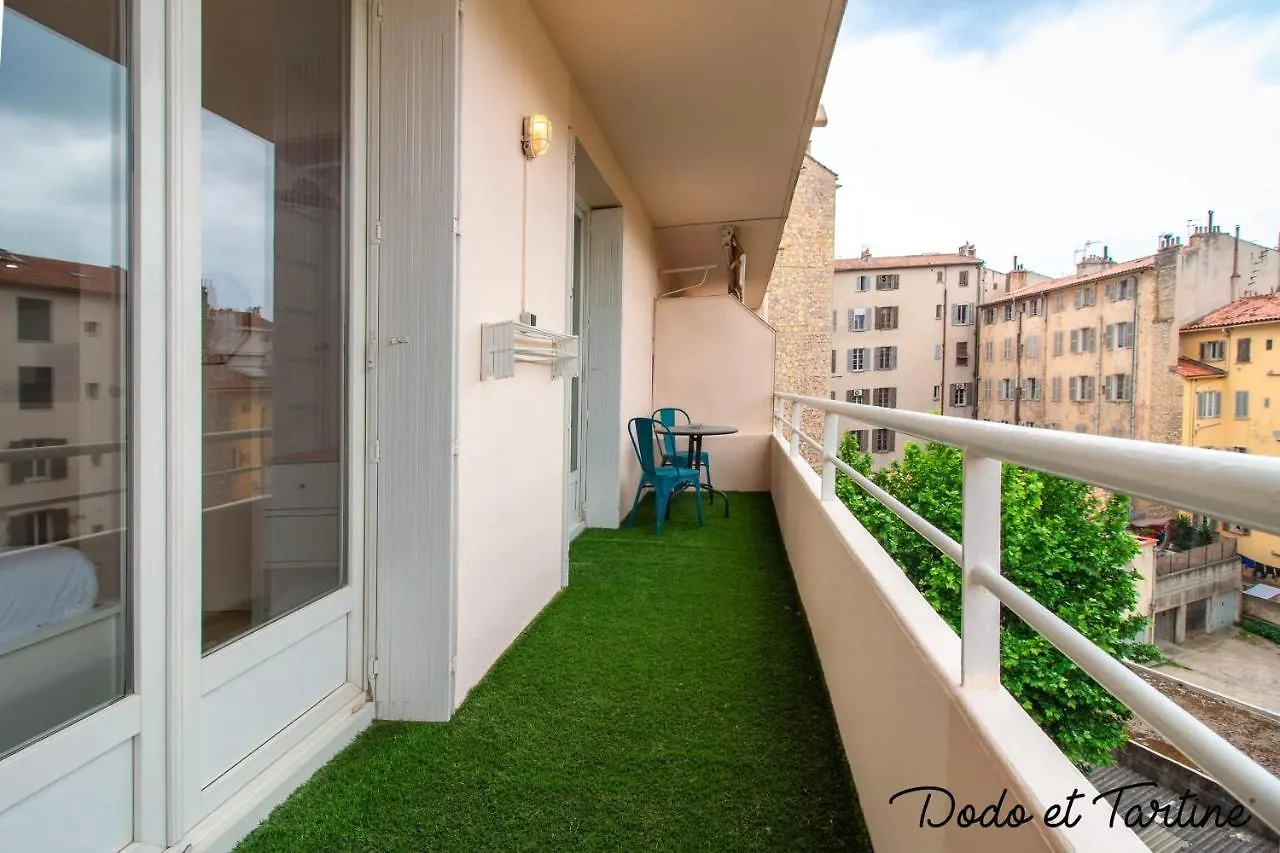 Beautiful 2 Bedroom With Balcony - Dodo Et Tartine Toulon 0*,  France