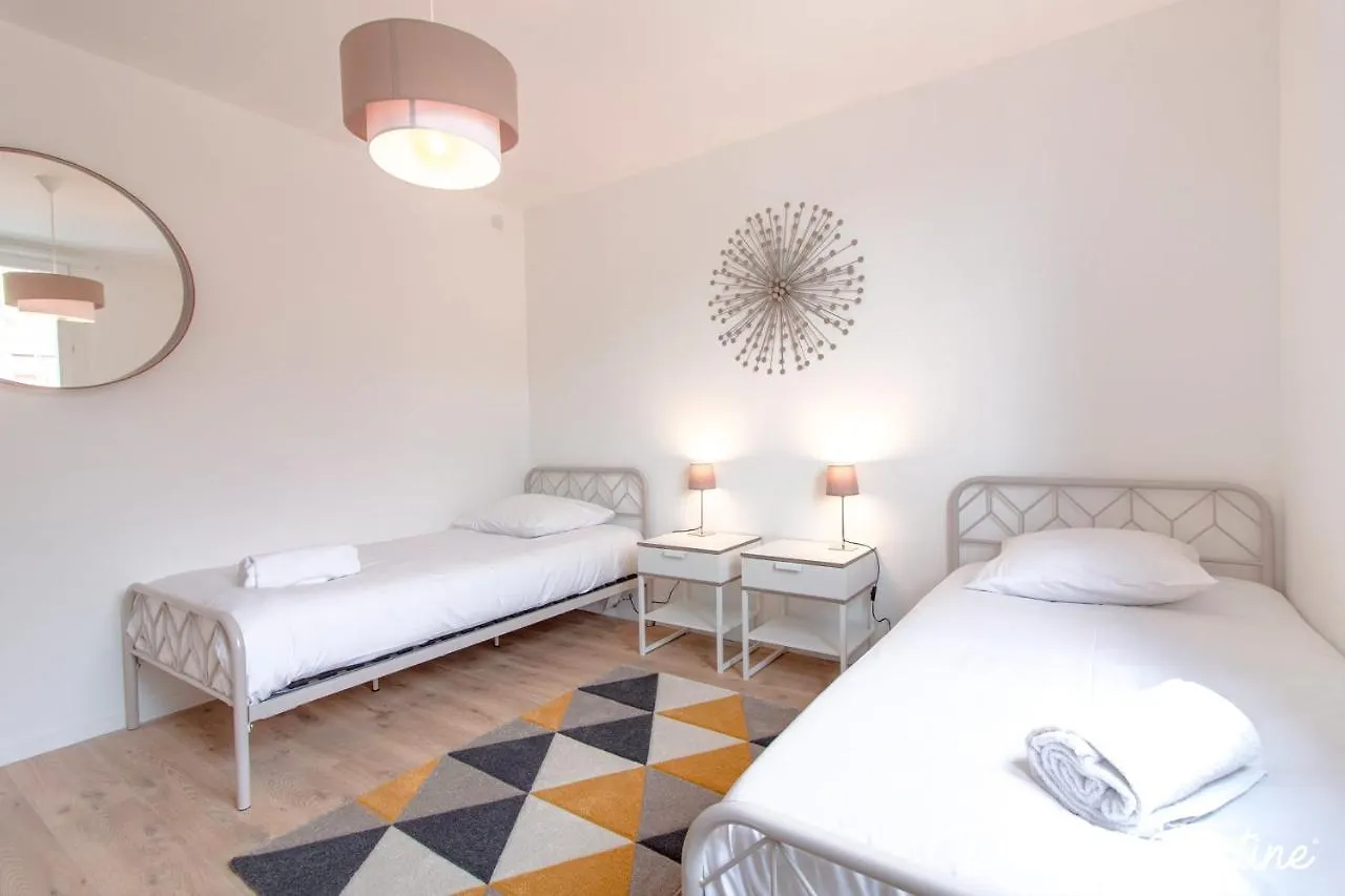 Beautiful 2 Bedroom With Balcony - Dodo Et Tartine Toulon Apartment